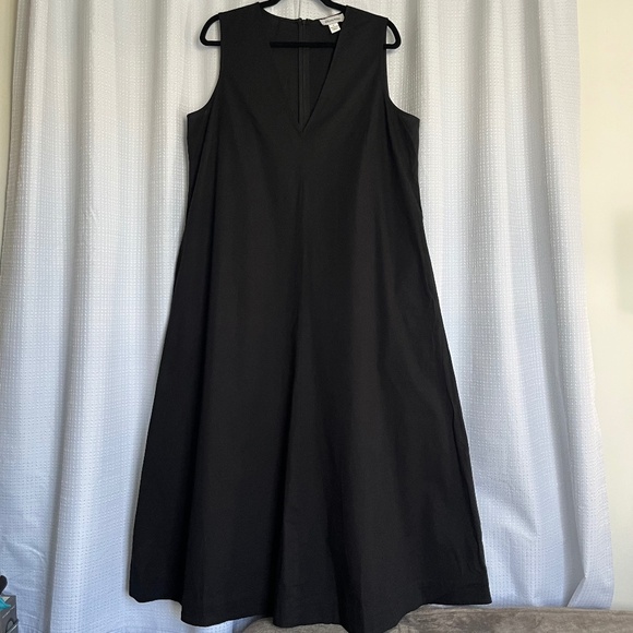 Clavin Klein Black Deep-V Neck Sleeve Less Maxi Dress - Picture 1 of 3